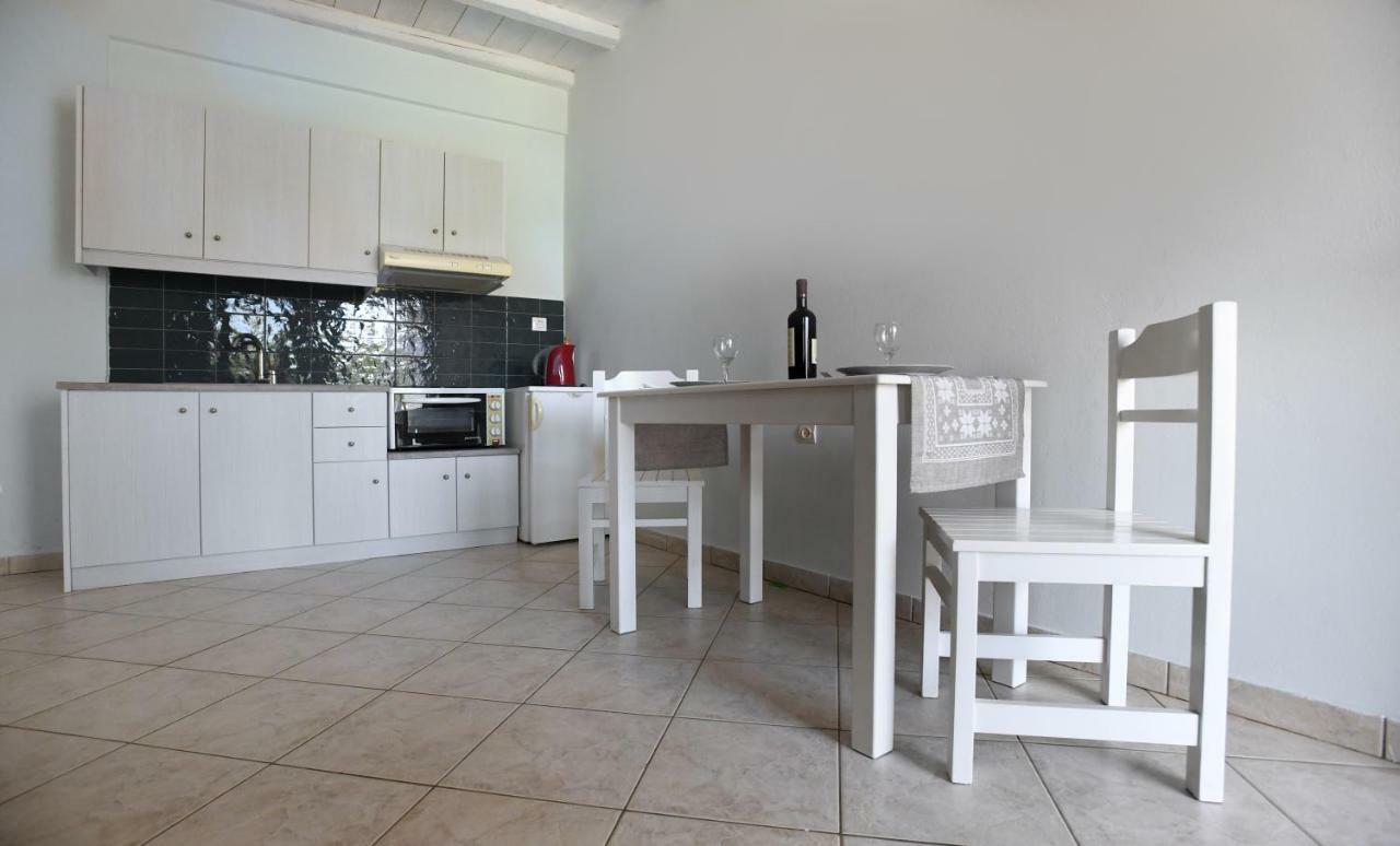 Nostos Beachfront Apartments&Studios Agios Ioannis  Exterior foto